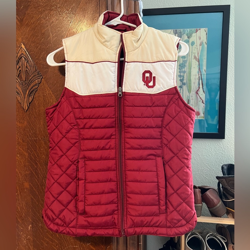 G-III by Carl Banks OU women’s puffer vest